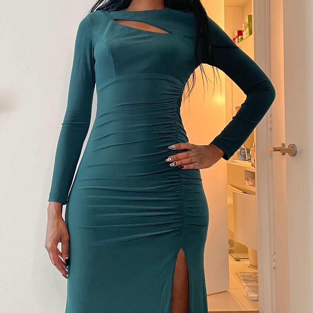 🌲 Forest Green Ruched Cutout Dress